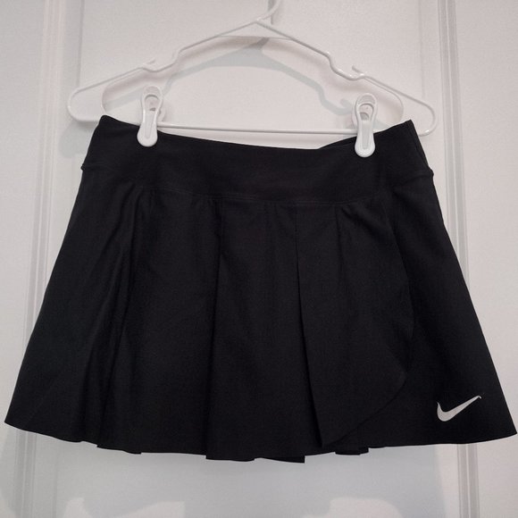 Nike Dresses & Skirts - NIKE solid black Dri-Fit skirt skort, size M